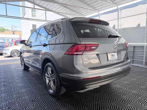 Platinum Gray Metallic 2020 Volkswagen Tiguan 2.0T SEL