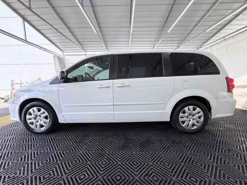 Bright White Clearcoat 2016 Dodge Grand Caravan AVP/SE