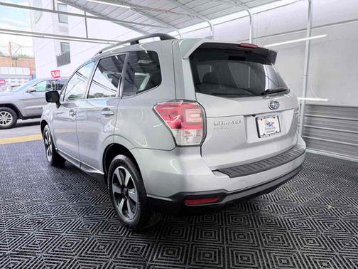 Ice Silver Metallic 2017 Subaru Forester 2.5i Limited