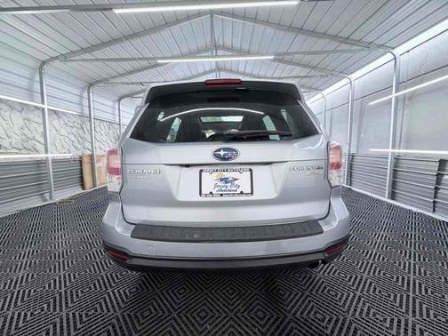 Ice Silver Metallic 2017 Subaru Forester 2.5i Limited