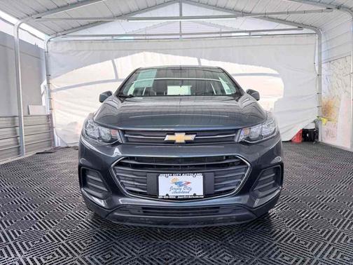 Shadow Gray Metallic 2021 Chevrolet Trax LS