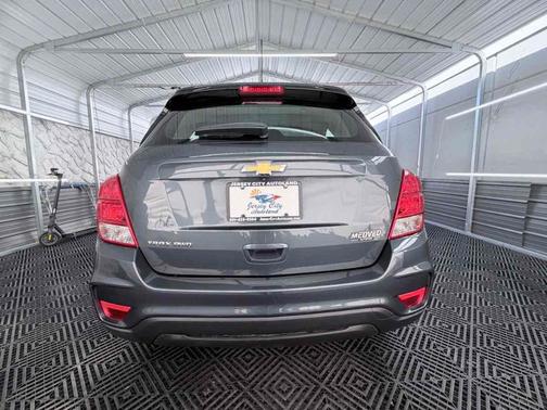 Shadow Gray Metallic 2021 Chevrolet Trax LS