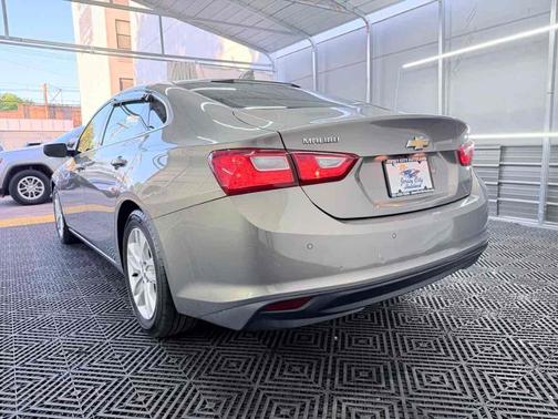 Pepperdust Metallic 2017 Chevrolet Malibu 1LT
