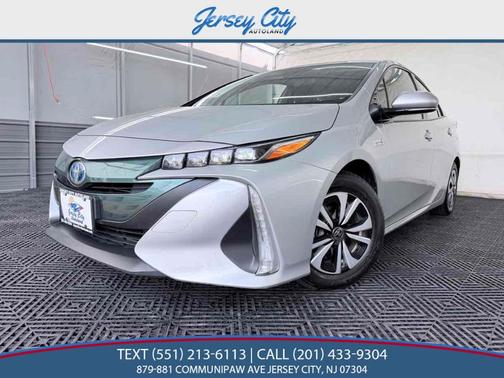 Classic Silver Metallic 2017 Toyota Prius Prime Premium