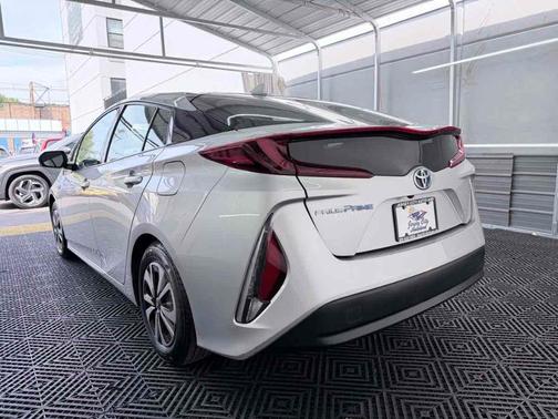 Classic Silver Metallic 2017 Toyota Prius Prime Premium