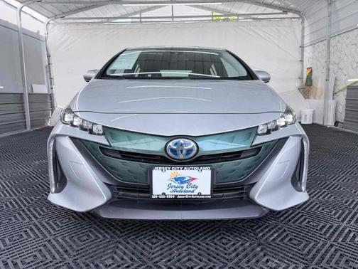 Classic Silver Metallic 2017 Toyota Prius Prime Premium