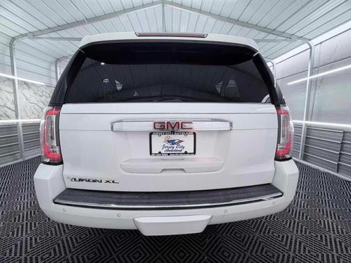 Summit White 2015 GMC Yukon XL Denali