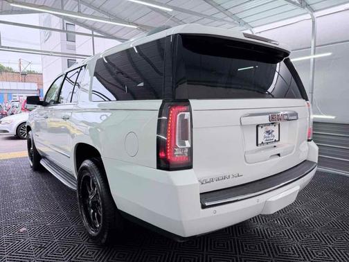 Summit White 2015 GMC Yukon XL Denali