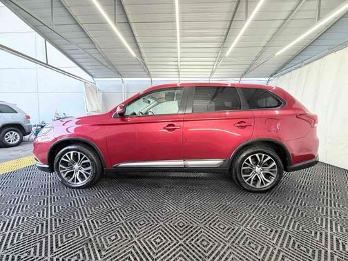 Rally Red Metallic 2018 Mitsubishi Outlander SE