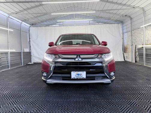 Rally Red Metallic 2018 Mitsubishi Outlander SE