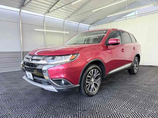 Rally Red Metallic 2018 Mitsubishi Outlander SE