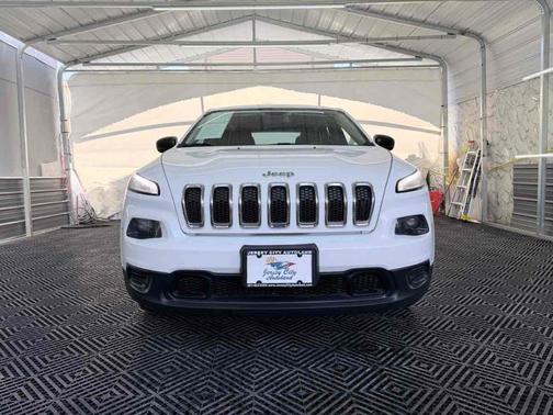 2015 Jeep Cherokee Sport