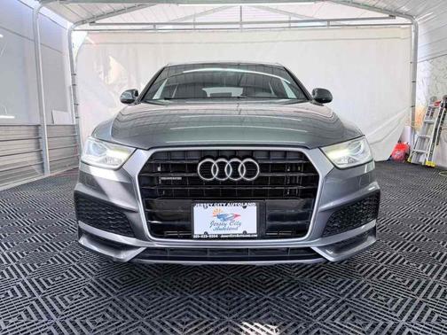 Daytona Gray Pearl Effect 2018 Audi Q3 2.0T Sport Premium