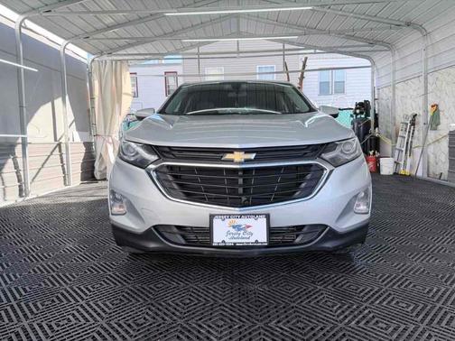 Silver Ice Metallic 2018 Chevrolet Equinox 1LT