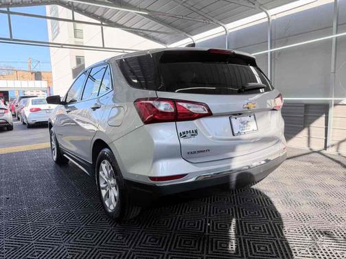 Silver Ice Metallic 2018 Chevrolet Equinox 1LT