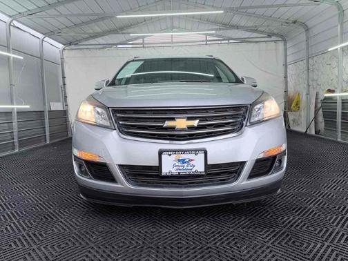 Silver Ice Metallic 2014 Chevrolet Traverse 2LT