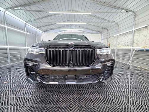 Black Sapphire Metallic 2019 BMW X7 xDrive50i