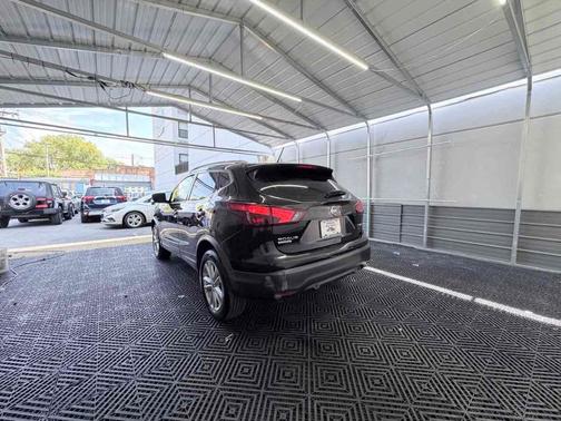 Magnetic Black 2019 Nissan Rogue Sport SV