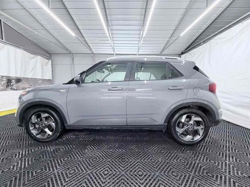 2021 Hyundai VENUE SEL