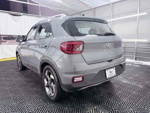 2021 Hyundai VENUE SEL