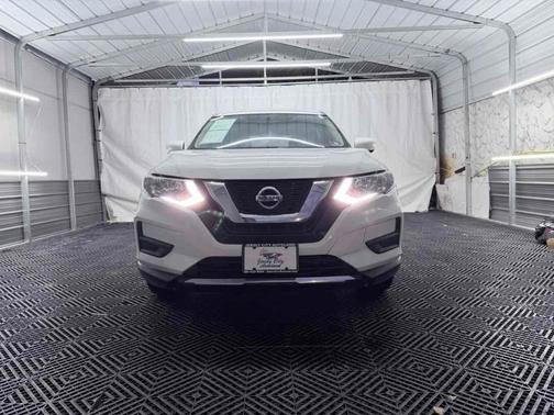 Glacier White 2017 Nissan Rogue S