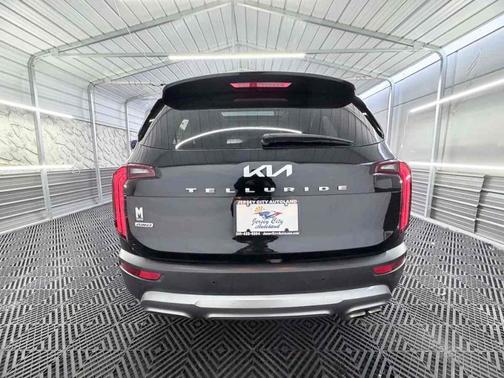 Ebony Black 2022 Kia Telluride SX