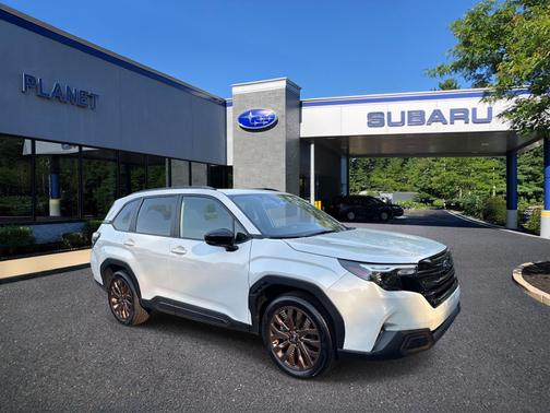 Crystal White Pearl 2025 Subaru Forester Sport