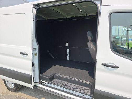 2025 Ford Transit-250 148 WB Medium Roof Cargo