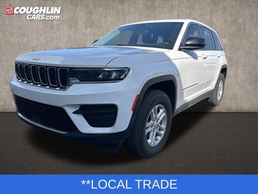 Bright White Clearcoat 2023 Jeep Grand Cherokee Laredo