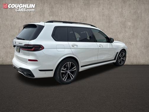 Mineral White Metallic 2024 BMW X7 M60i