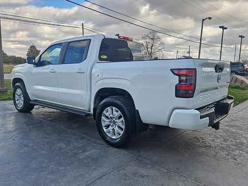 2022 Nissan Frontier SV