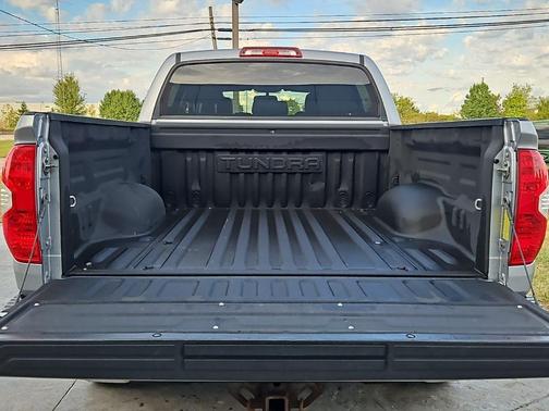 2017 Toyota Tundra SR5