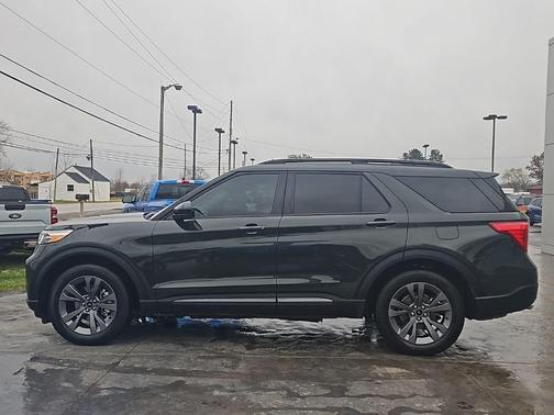 2024 Ford Explorer XLT