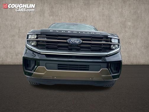 Agate Black Metallic 2026 Ford Expedition King Ranch