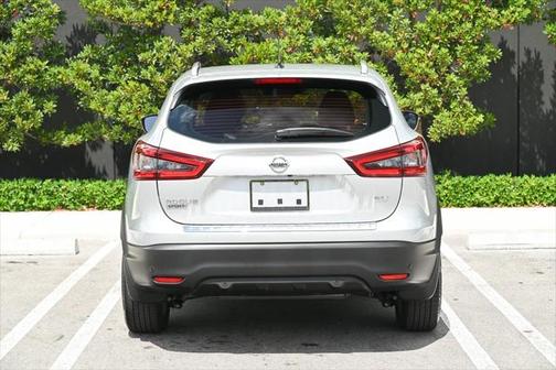 2022 Nissan Rogue Sport SV