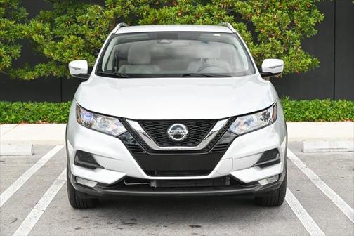 2022 Nissan Rogue Sport SV