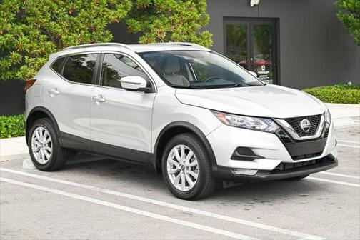 2022 Nissan Rogue Sport SV