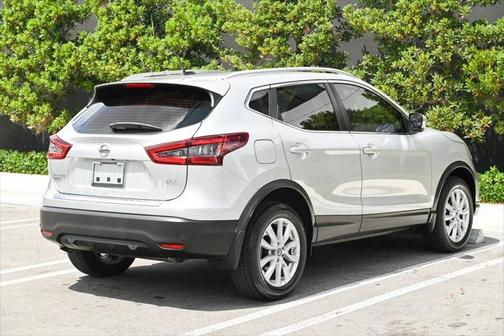 2022 Nissan Rogue Sport SV
