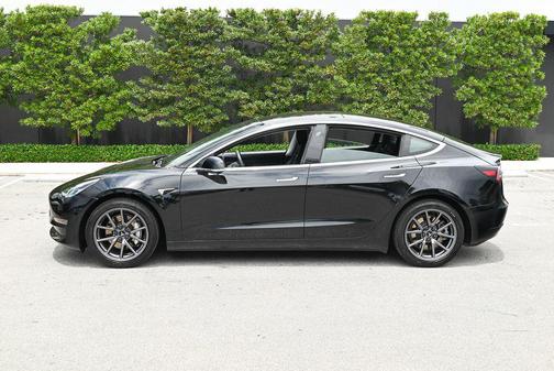 Solid Black 2020 Tesla Model 3 Standard Range Plus
