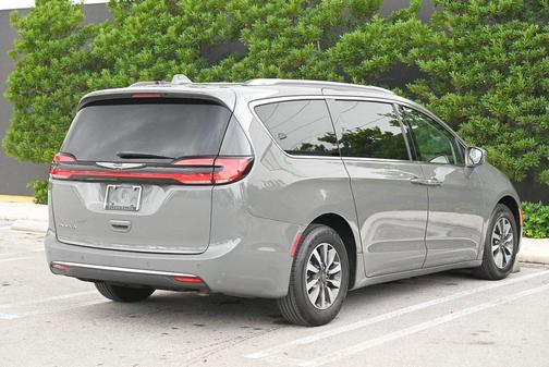 2021 Chrysler Pacifica Touring L
