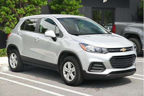 Silver Ice Metallic 2021 Chevrolet Trax LS