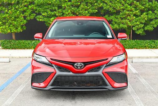 Supersonic Red 2022 Toyota Camry SE