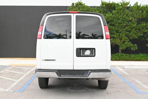 2022 Chevrolet Express 2500 RWD 2500 Regular Wheelbase WT