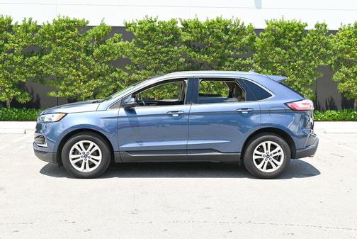 Blue Metallic 2019 Ford Edge SEL