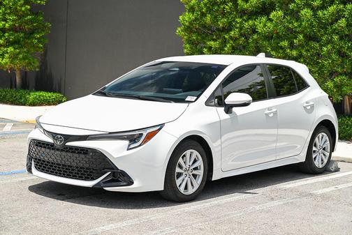 Ice Cap 2023 Toyota Corolla SE
