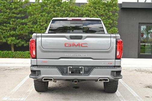 2022 GMC Sierra 1500 AT4