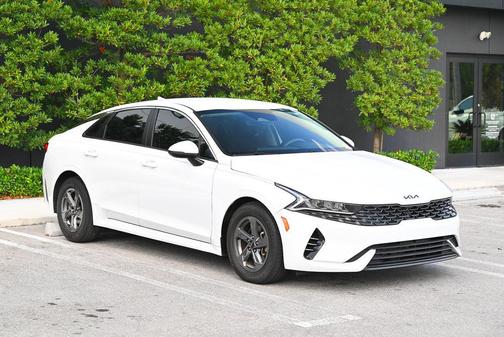 Glacial White Pearl 2022 Kia K5 LX