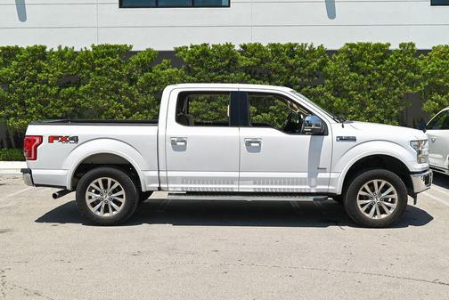 Oxford White 2017 Ford F-150 Lariat