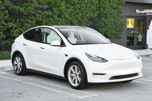 2021 Tesla Model Y Standard Range Rear-Wheel Drive