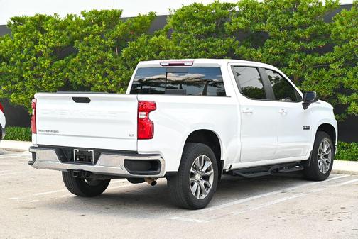 Summit White 2021 Chevrolet Silverado 1500 LT